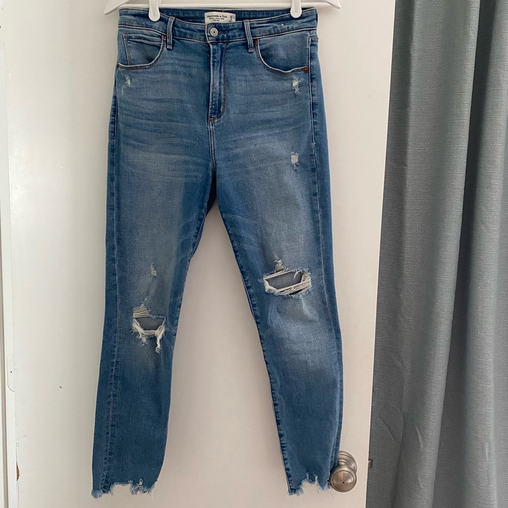 Abercrombie Super Skinny Ankle High Rise 29